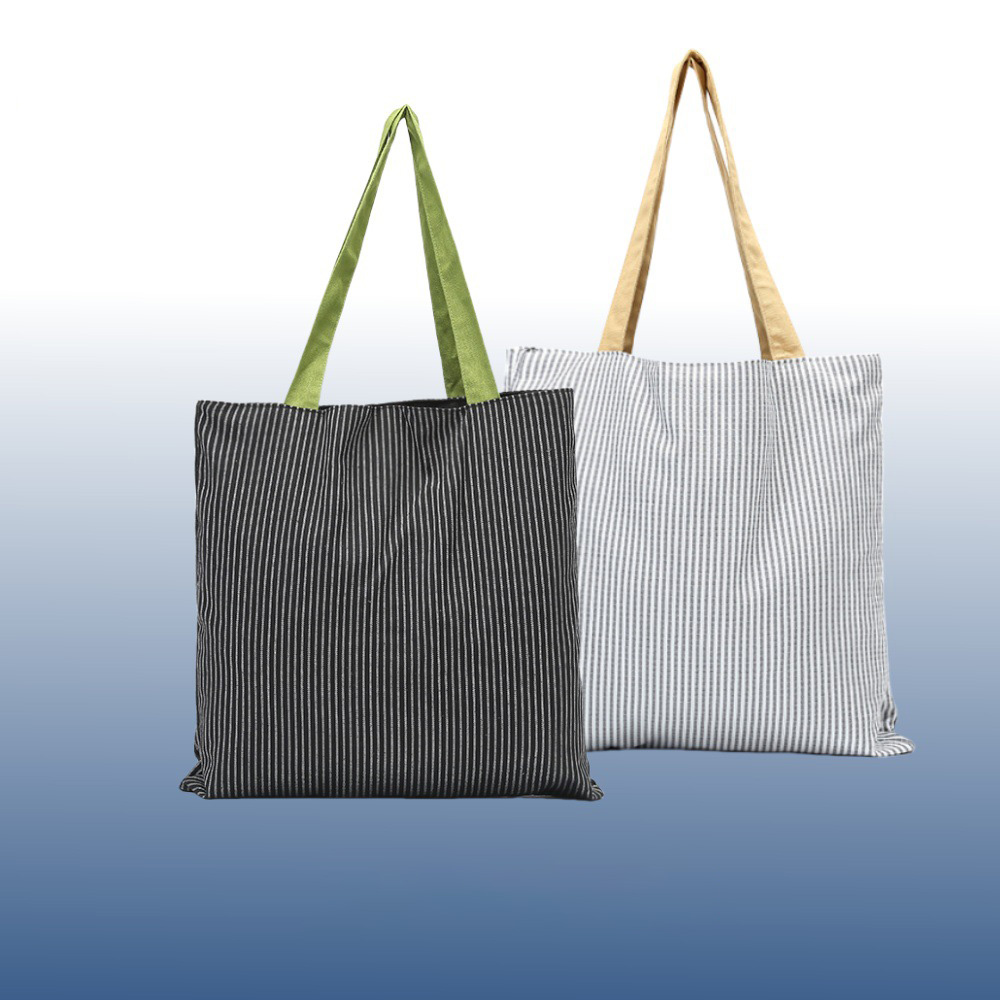  Striped multi-layered canvas shoulder bag