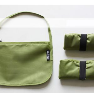 Portable zippered folding pouch
